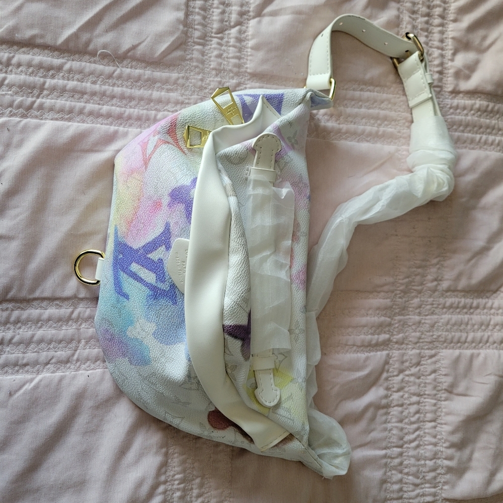 COPY-Louis Vuitton Discovery Bumbag